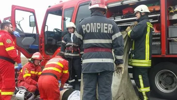 Un bărbat de 74 de ani, accidentat pe o trecere de pietoni, în Capitală. Medicii îl resuscitează