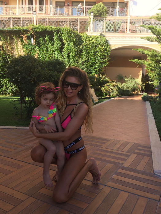 Roxana Vaşniuc a plecat în vacanţă în Antalya