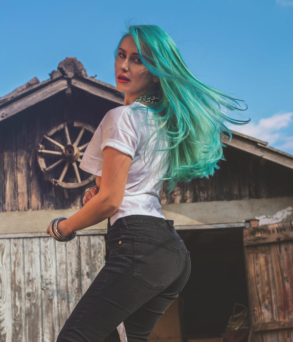 Imagini intime cu Ester Peony, câștigătoarea Eurovision România 2019, făcute publice