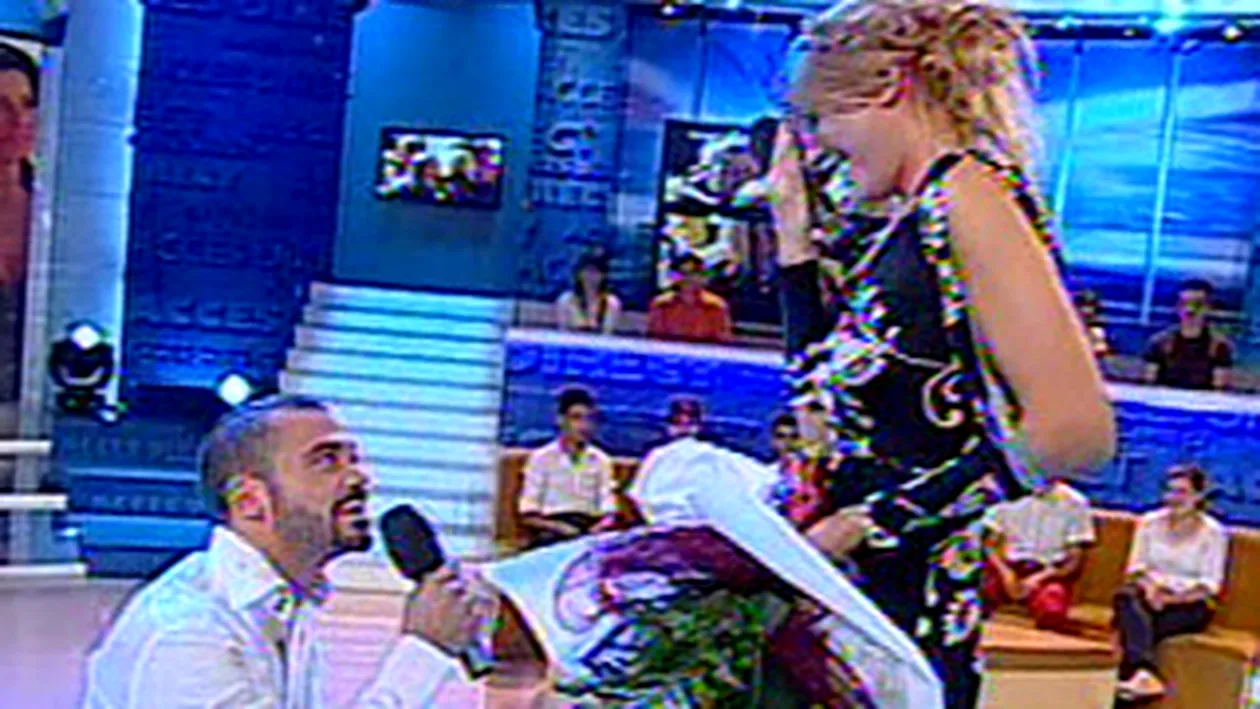 VIDEO Burlacul se insoara! A cerut-o de sotie pe Ana Maria in direct la TV!