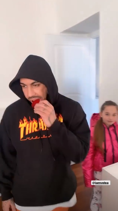 Alex Velea e topit după “fiica lui vitregă”! Antonia l-a filmat în timp ce o răsfața pe Maya