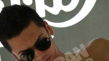 O clipa de glorie si acum e istorie! Oana Zavoranu l-a ranit pe ziarist cu Maciuca