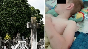 Un copil din Cluj a ajuns în stare gravă la spital, după ce o cruce din cimitir a căzut peste el! Băiatul se afla acolo pentru a-i aprinde o lumânare frățiorului său