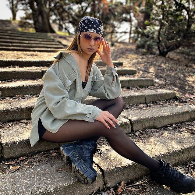 Theodora-i fată „rea”, ți-ai dori una ca ea. E cea mai HOT dansatoare, te lasă fără suflare