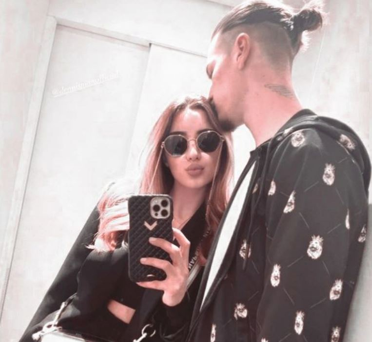 Iubita lui Dennis Man, fotbalistul aflat pe lista lui AC Milan, o adevărată bombă-sexy! Fotografii incendiare cu Alexandra Ionela, fostă Miss Arad în 2014| GALERIE FOTO