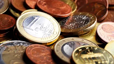 2,5 milioane de euro, imprastiate pe strada. Fura cine poate!