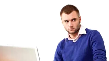 Nu esti popular pe net? O gasca de prieteni pe Facebook sau Twitter costa 140 de euro