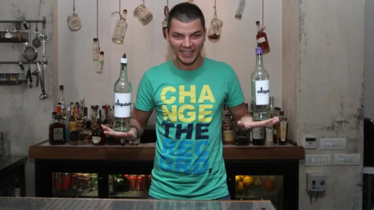 A tinut-o ascunsa pana acum! A facut spectacol la Romanii au talent, iar acum face furori cu iubita lui! Cum poate sa arate tanara