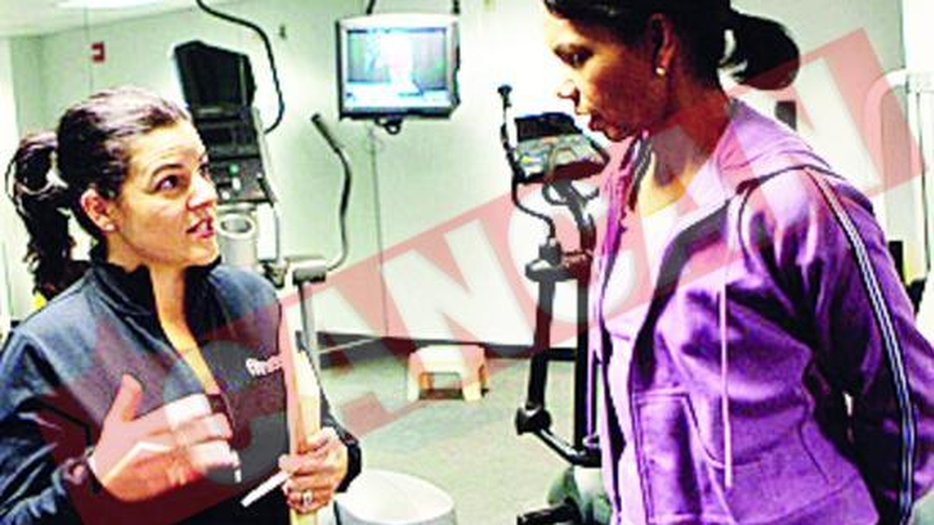 Condoleezza se descarca la sala de fitness