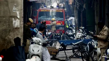 Ce tragedie! Cel puțin 43 de morţi în urma unui incendiu produs la o fabrică din New Delhi