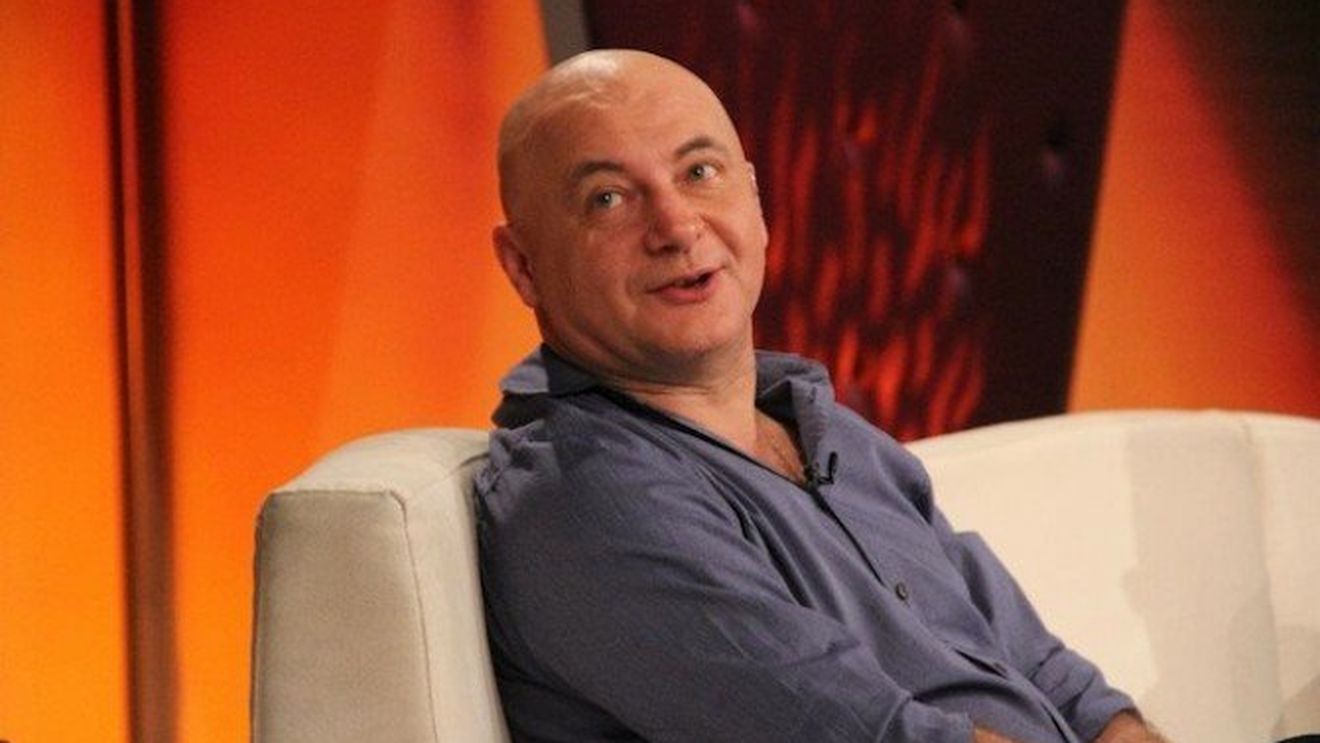 Mircea N. Stoian, text halucinant pe blog după anunţul divorţului soţilor Năstase: "Cine-o fi asta din pat?" 