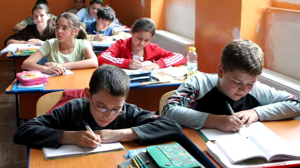 Când începe şcoala în România! Decizia luată de Ministerul Educaţiei, după solicitarea Vioricăi Dăncilă