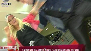 Roxana Nemes se antreneaza in miez de noapte! Uite-o ce miscari face in fata iubitului ei