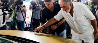 Ce a făcut David Popovici cu mașinile primite CADOU de la Ion Țiriac. Aroganță sau nu? „Nu pot să le conduc...”
