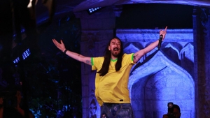 DJ Steve Aoki a revenit în România după 8 ani! Celebrul DJ a făcut un show memorabil