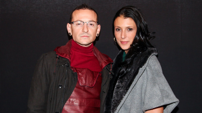 Chester Bennington, înmormântat cu ”VIP Pass”