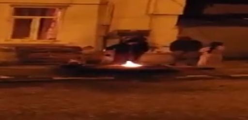 O familie din Galaţi a fost arestată pentru că a pârlit porcul în centrul oraşului