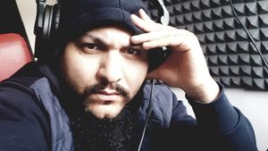 Dani Mocanu, “aroganță” de zile mari! Aflat în avion, a intrat în cabina piloților și…