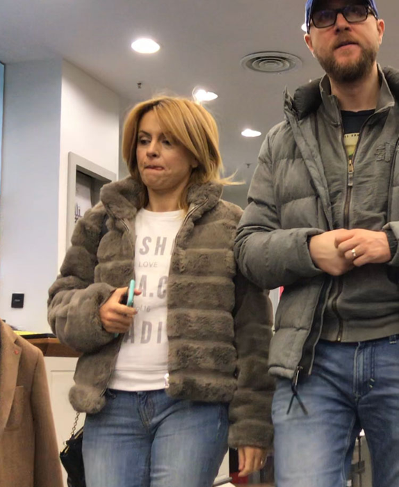 Simona Gherghe, în mall, alături de soțul ei, Răzvan Săndulescu