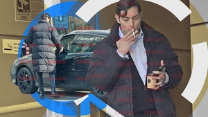 Cum l-am filmat pe Toto Dumitrescu, fiul celebrului component al ”Generației de Aur”. Cafea, țigărușă și…