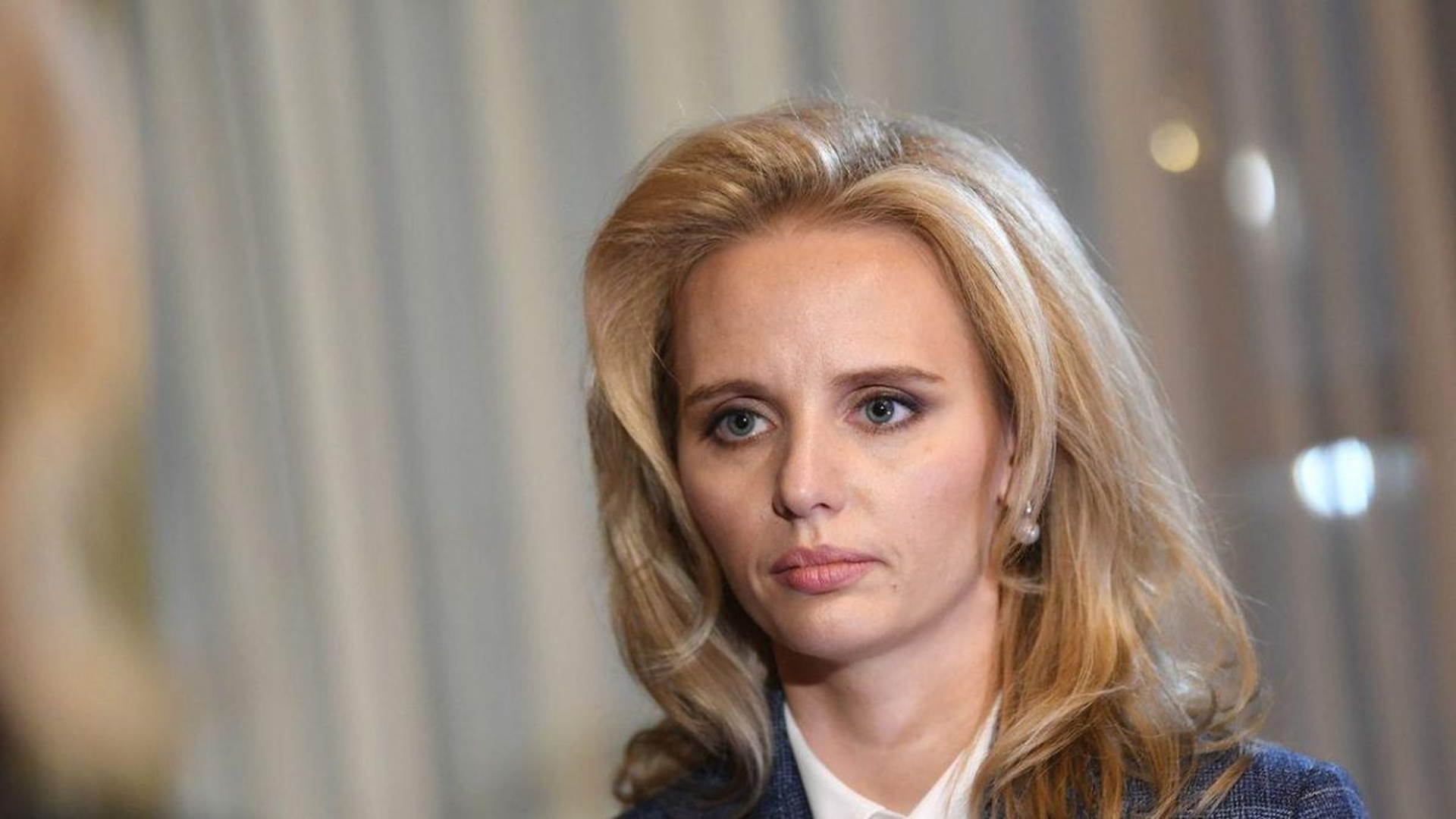 De ce Maria şi Yekaterina, fiicele lui Vladimir Putin, nu l-au strigat niciodată "tată" pe liderul de la Kremlin. Viaţa dură pe care au dus-o cele două