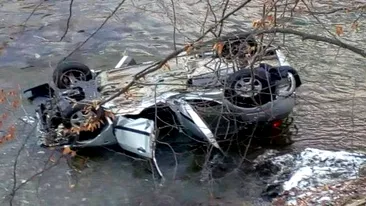 Trei bărbați au murit în această dimineață într-un groaznic accident în Gorj! Mașina a plonjat în râul Gilotru