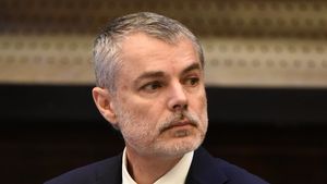 Pediatrul Mihai Craiu trage un semnal de alarmă. Efectele devastatoare ale închiderii şcolilor: „Adolescenţii au depresie şi gânduri de sinucidere”