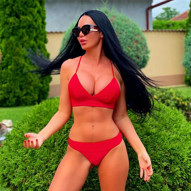 Bianca Pop mărturisește că are implanturi de 700 de centimetri cubi (Foto: CANCAN.RO)