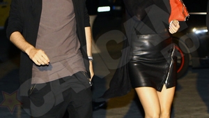 A dat uitarii iubirea cu donjuanul de la Steaua! Paparazzii au fost martori la prima intalnire dintre o sexy cantareata si...