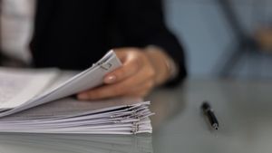 Mesajul halucinant primit de o banca celebra din Romania de la un client