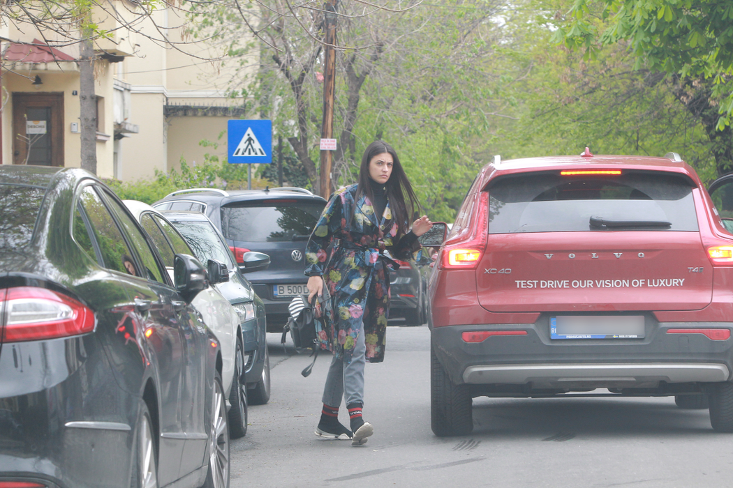 Am fotografiat-o chiar de ziua ei de naștere! Antonia și Alex Velea, probleme în paradis?