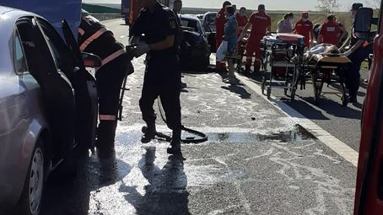Imagini surprinse imediat după impactul de pe A2. Nouă victime au ajuns la spital. VIDEO
