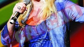 Bonnie Tyler a cerut sarmale si cinci bodyguarzi