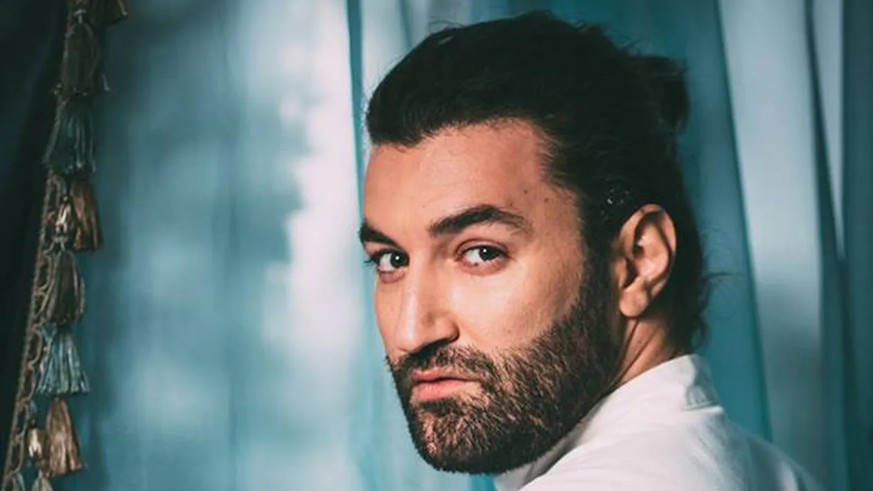 Ar putea fi marea ”bombă” din showbiz: fosta iubită a lui Torje şi Piţi Jr. a „scăpat porumbelul” în direct! Se iubeşte în secret cu Smiley?!