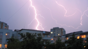Meteorologii au emis COD PORTOCALIU de furtună pentru judeţele Cluj şi Suceava!