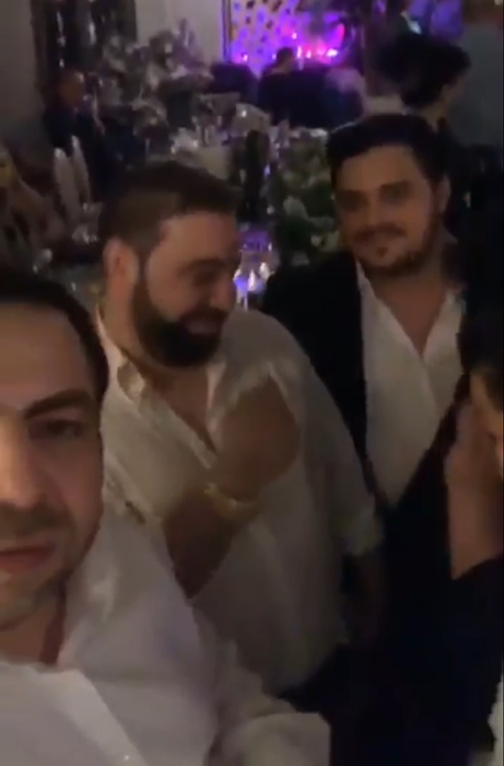 Florin Salam alături de prieteni la petrecerea de botez a fiului său