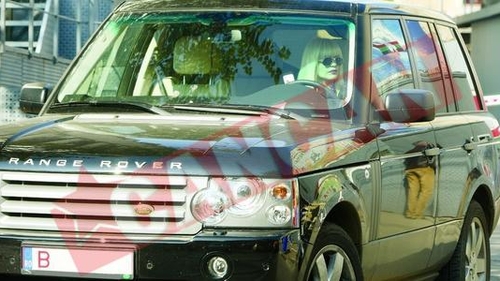 Lori are un Range Rover