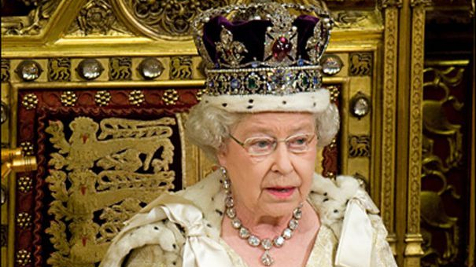 Blestemul diamantului pe care îl poartă regina Elisabeta a II-a! ”Asasinați, uciși în luptă sau au murit în sărăcie!”