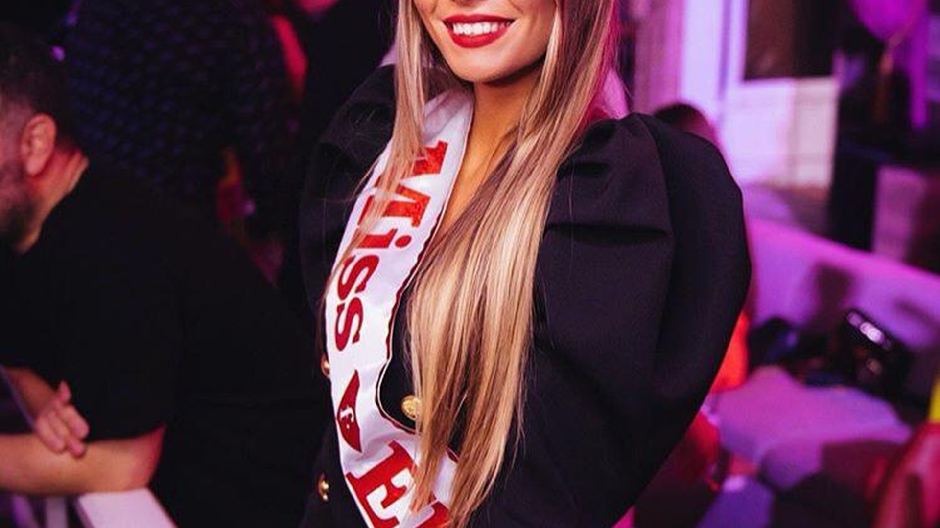 Cea mai frumoasă femeie din Europa, Sabrina Bujoreanu, imaginea renumitul brand de bijuterii preferat de vedetele de la Hollywood!