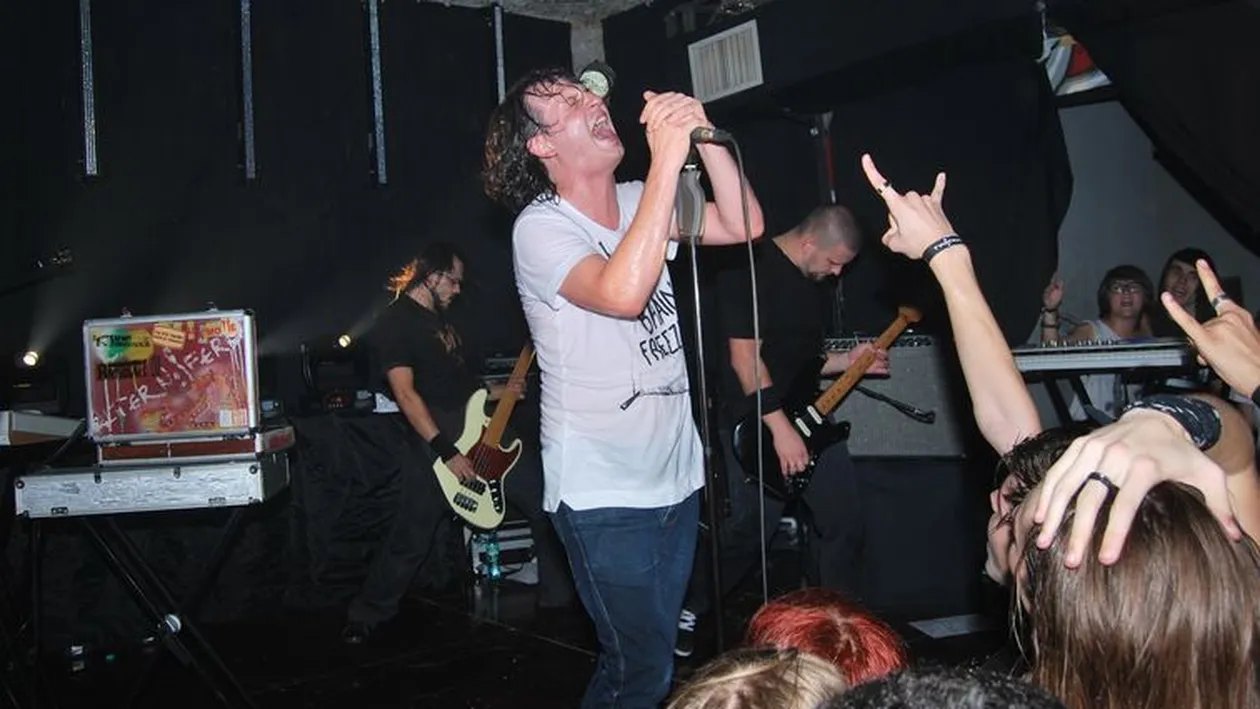 Veste proastă pentru fanii uneia dintre cele mai iubite trupe din România. Ce a pătit unul dintre solisti. Vă anuntăm ...