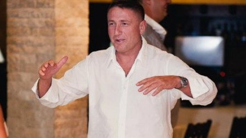 Maharu s-a pus pe iubit! Uite cum a fost surprins in bratele sosiei Simonei Sensual!