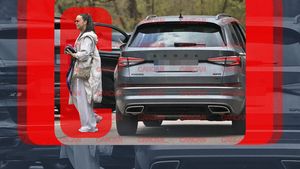 IMAGINI RARE cu fiica cea mare a lui Dinu Patriciu! Moştenitoarea celui mai bogat român a ajuns în... Skoda!