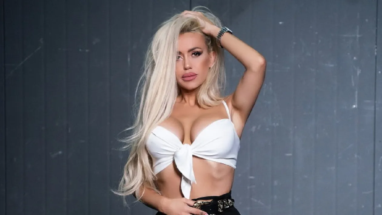 Anda Adam a pozat goală! Ce reacție au avut fanii, atunci când au văzut-o în ipostaza sexy