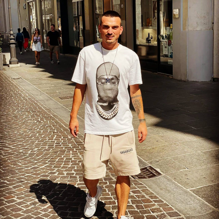 Cătălin, fratele lui Valentin Mihăilă, joacă la AFC Știința Finta / sursă foto: social media