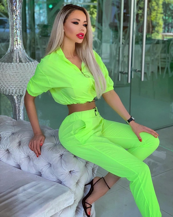 Cum a apărut Bianca Drăgușanu îmbrăcată într-un mall din Capitală. Bucureștenii și-au dat coate când au văzut-o. S-au uitat toți într-un singur loc ?