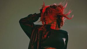 Artista care scrie hituri pentru industria din România, adevărul crud din spatele succesului: “Mi-au luat strălucirea”