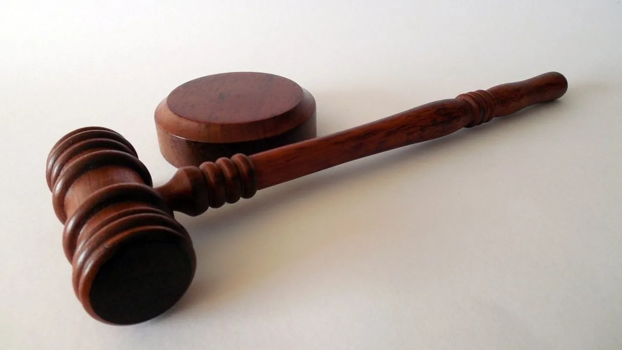 Revoltător! O fetiță de 3 ani, din Cluj, a fost dată în judecată. Care este motivul