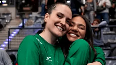 Iubire mare între două handbaliste de la CSM București. Una dintre ele acceptase inelul de logodnă de la un bărbat