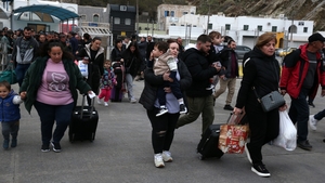 Panică totală în Santorini, insula frecventată de o mulțime de români! Turiștii și localnicii au fost evacuați