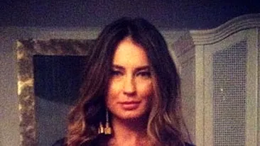 S-a ridicat standardul de eleganta la nunta Elenei Basescu! Vezi ce rochie a ales una dintre cele mai cunoscute fashioniste de la noi